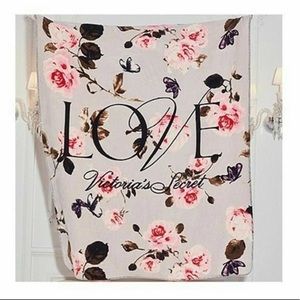 Victoria's Secret Sherpa LOVE Floral Blanket